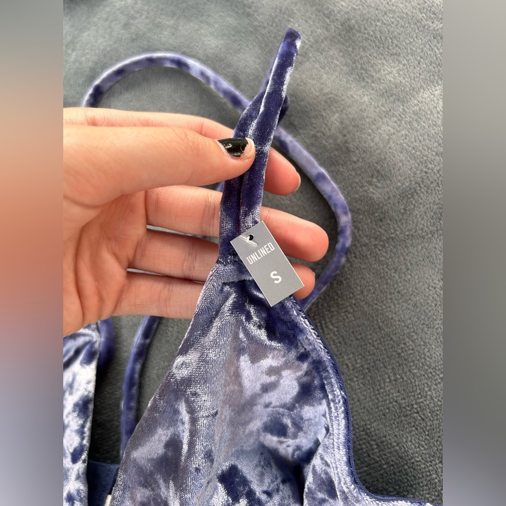 2 VS Pink Velvet Bralettes Sz. S NWT blue/green - Picture 2 of 7